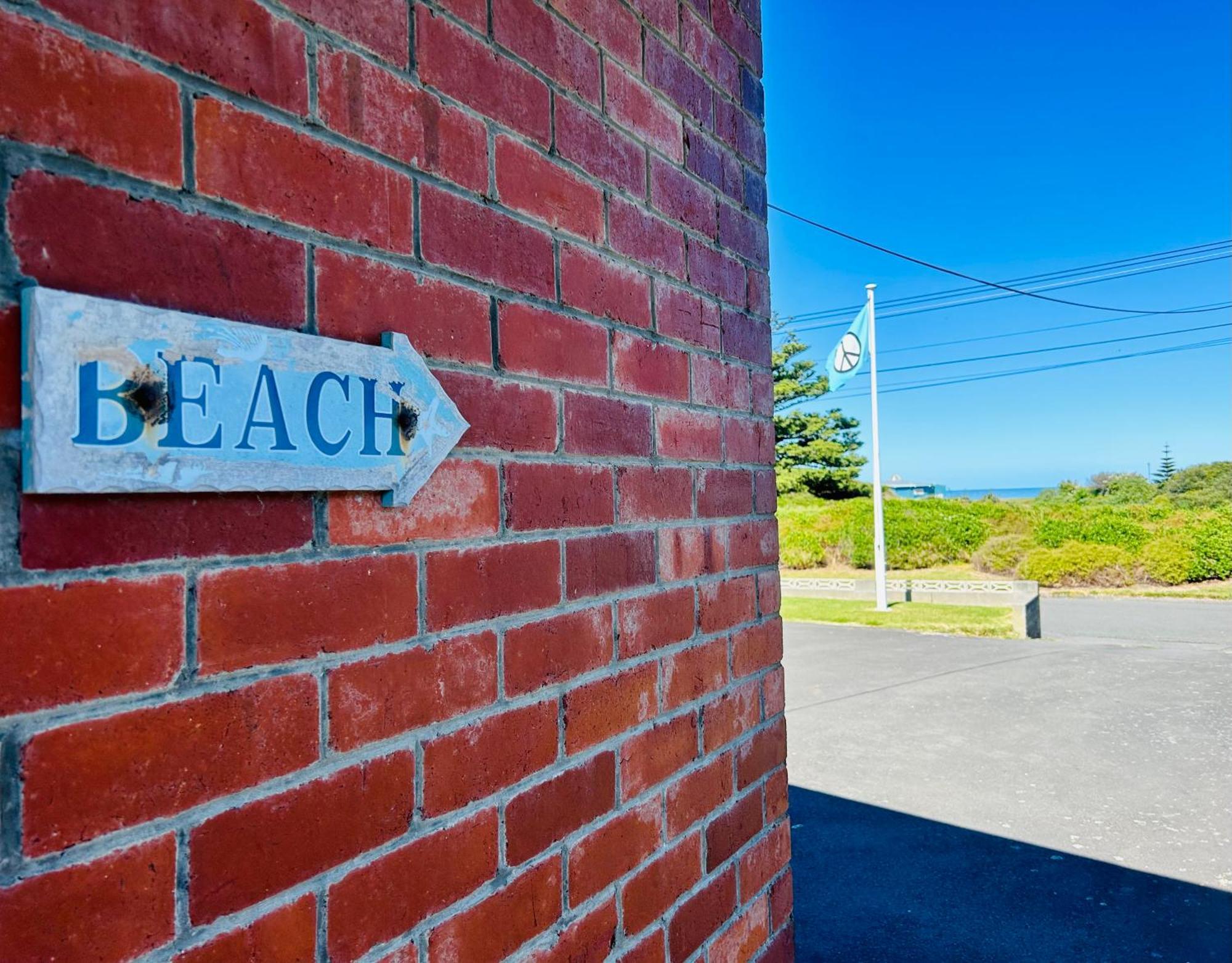 Le Riva Bed And Breakfast By The Beach Whanganui Exterior foto